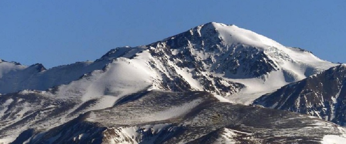 Cerro Nevado del Tambillo 5.680m , Cordón del Tigre.